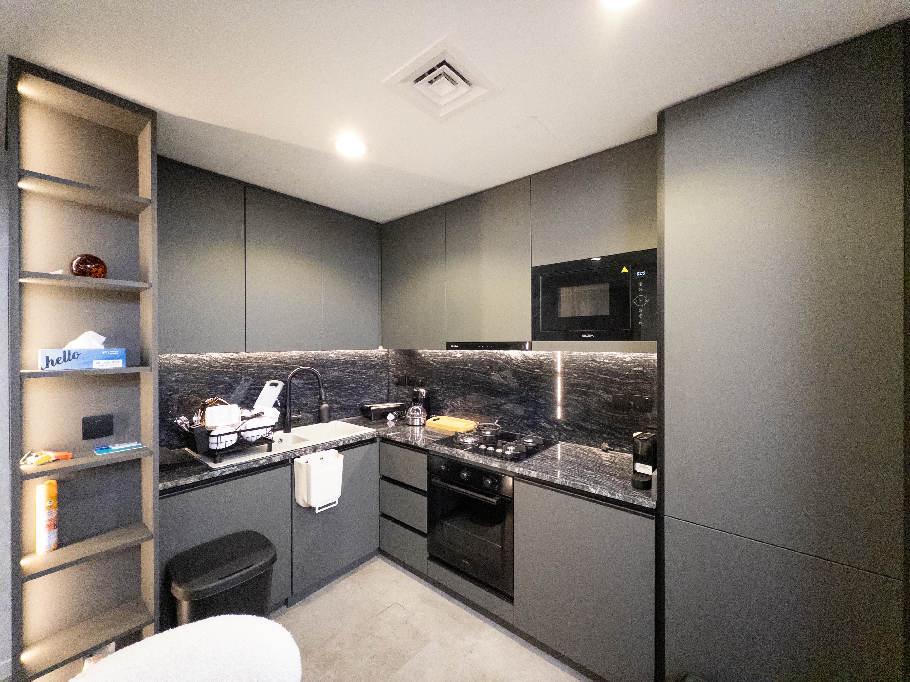 HIGH FLOOR |FULLY FURNISHED| PRIME LOCATION — 6