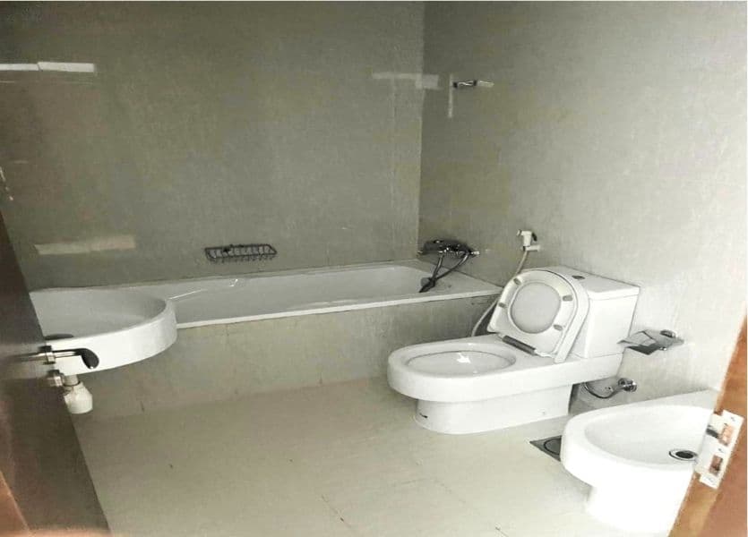 Prime Location • Furnished Kitchen • High Floor — 7