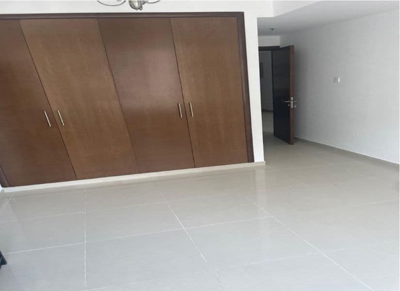 Prime Location • Furnished Kitchen • High Floor photo 4
